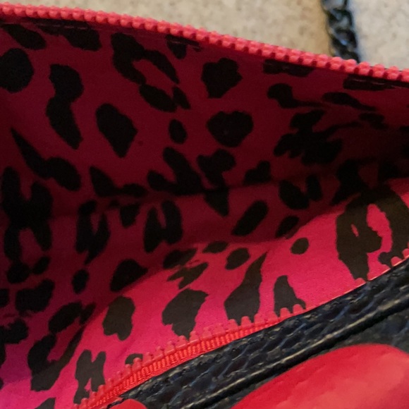 Princess Vera Wang ladies purse. - Picture 9 of 9